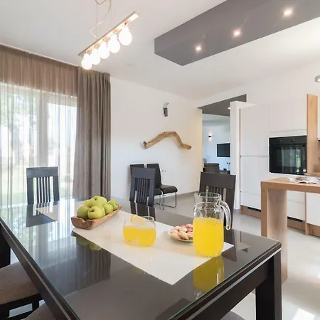 Vila Lounge Kapelana Svetvinčenat